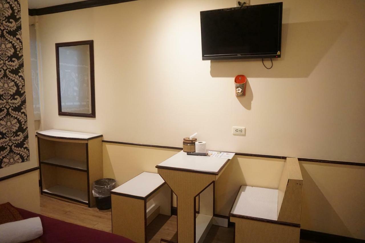 Honey House1 Hotel Bangkok Ngoại thất bức ảnh