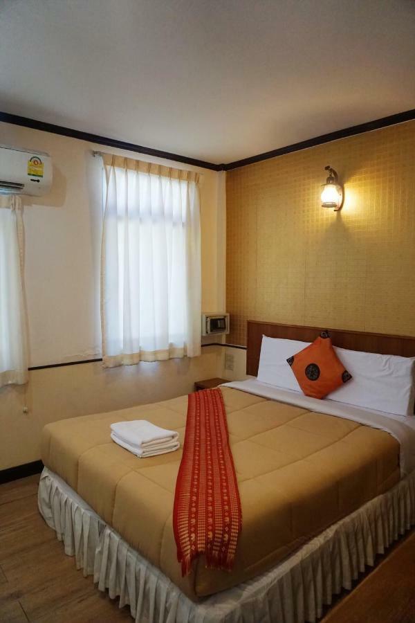Honey House1 Hotel Bangkok Ngoại thất bức ảnh