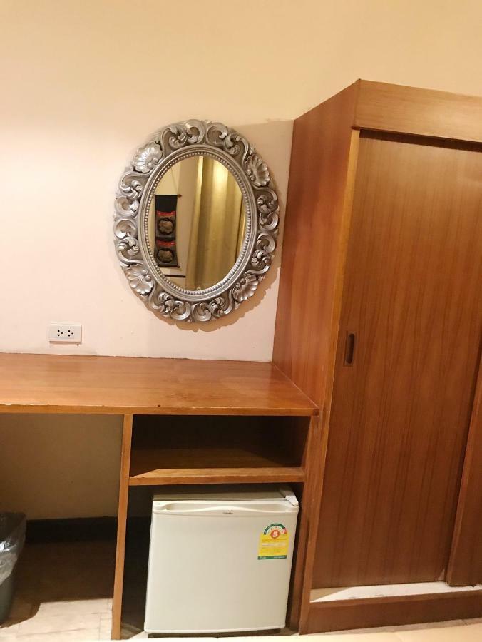 Honey House1 Hotel Bangkok Ngoại thất bức ảnh