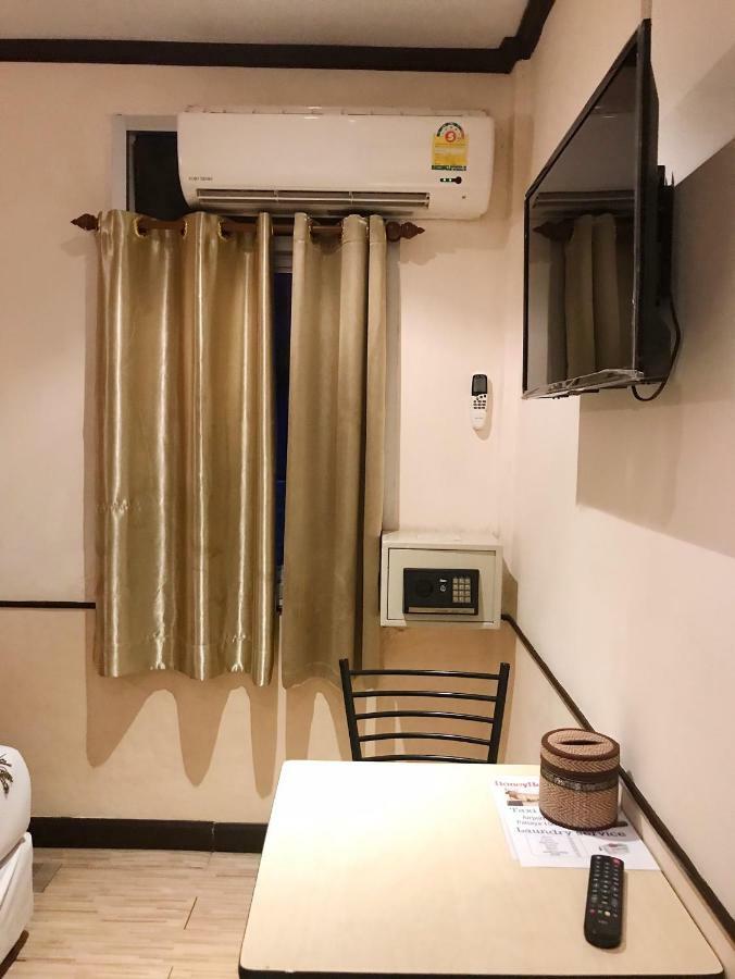 Honey House1 Hotel Bangkok Ngoại thất bức ảnh